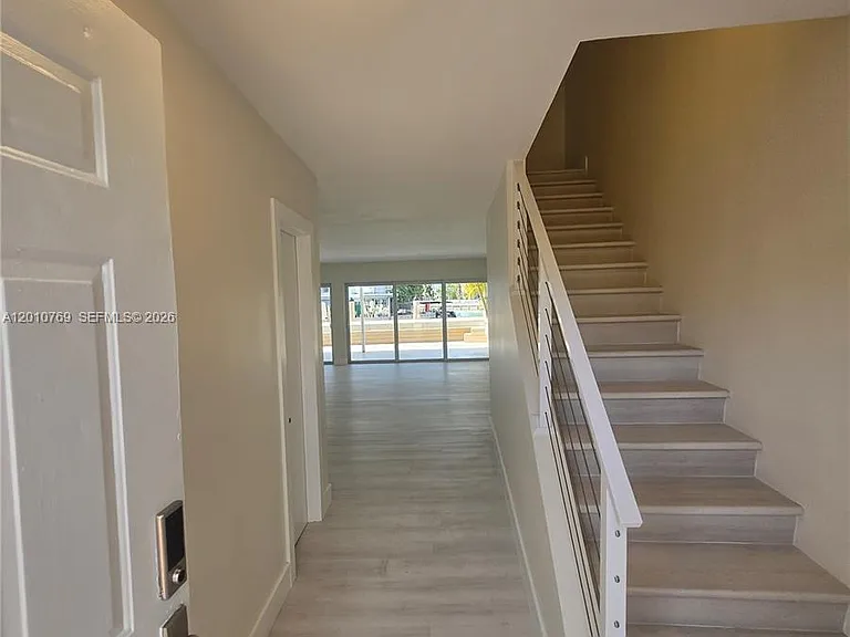 834 Raymond St — Photo 50