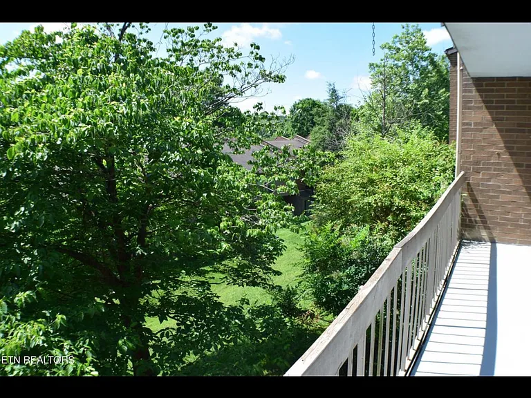 508 Berlin Dr — Photo 6