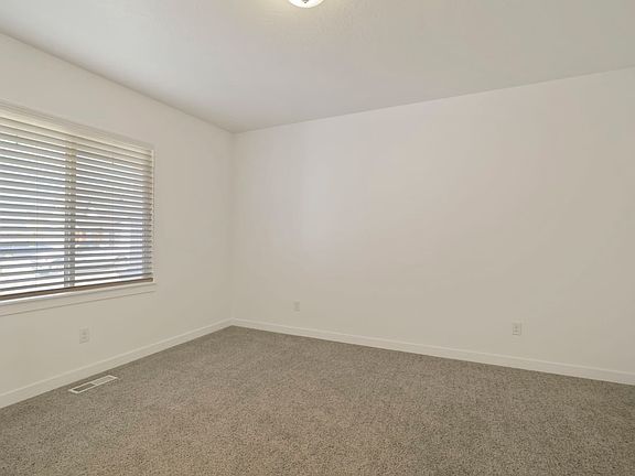 4th image of 389 E Willowstone Ln