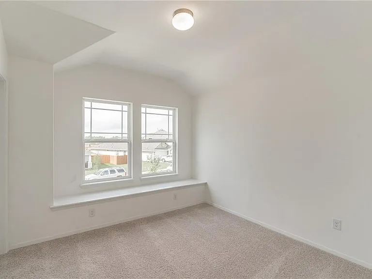 233 Trailside Ln — Photo 17