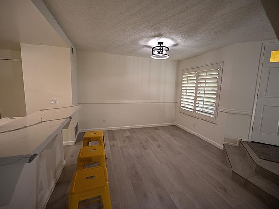 4th image of 351 Deerfield Ave