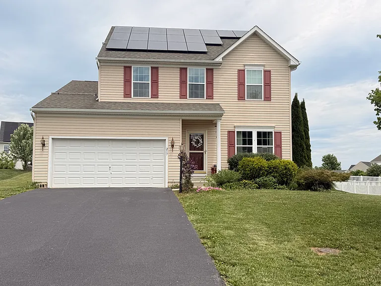 217 Berkshire Dr — Photo 1