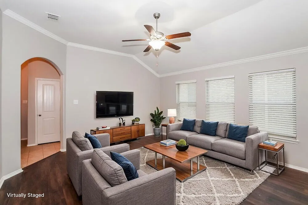 3 bed, 2.0 bath, 1680 sqft, $2,025 — Photo 4