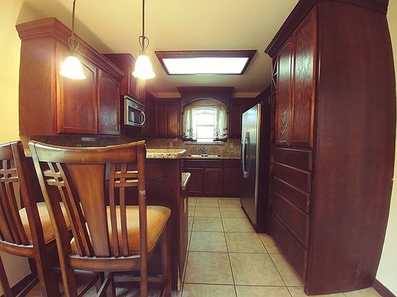 3rd image of 4604 Zinnia Ave