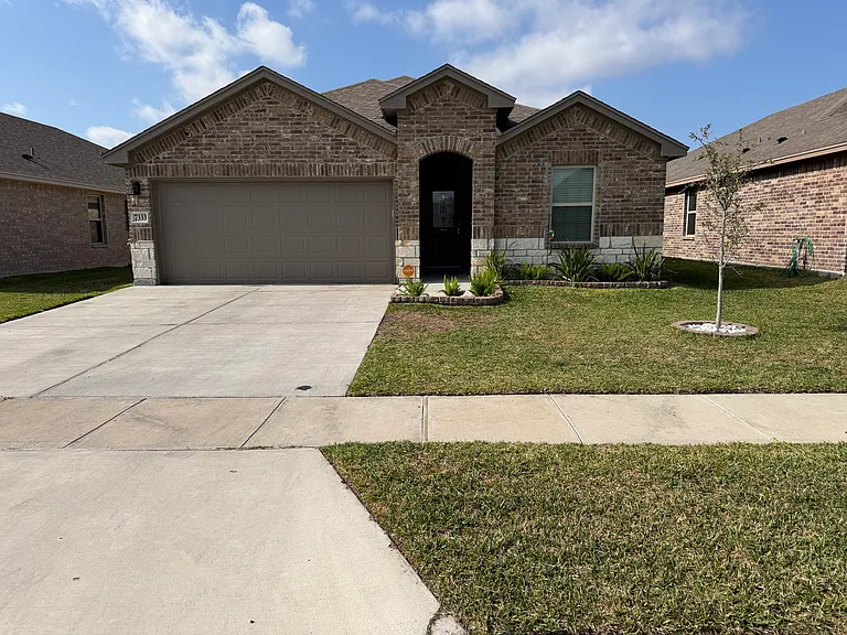 7333 Tristan Dr — Photo 1
