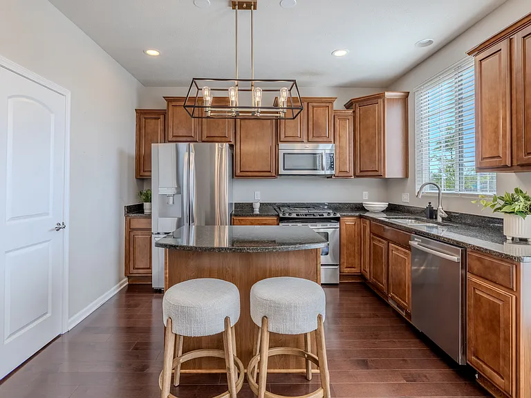 6180 N Pointe Dr — Photo 8