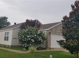 2006 S Pinewoods Dr, Rogers, AR 72758