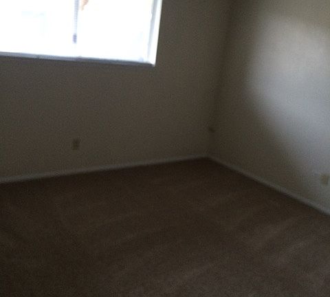 3rd image of 1517 E Douglas Ave