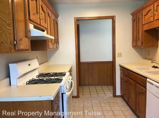 1710 E 31st Pl N, Tulsa, OK 74110
