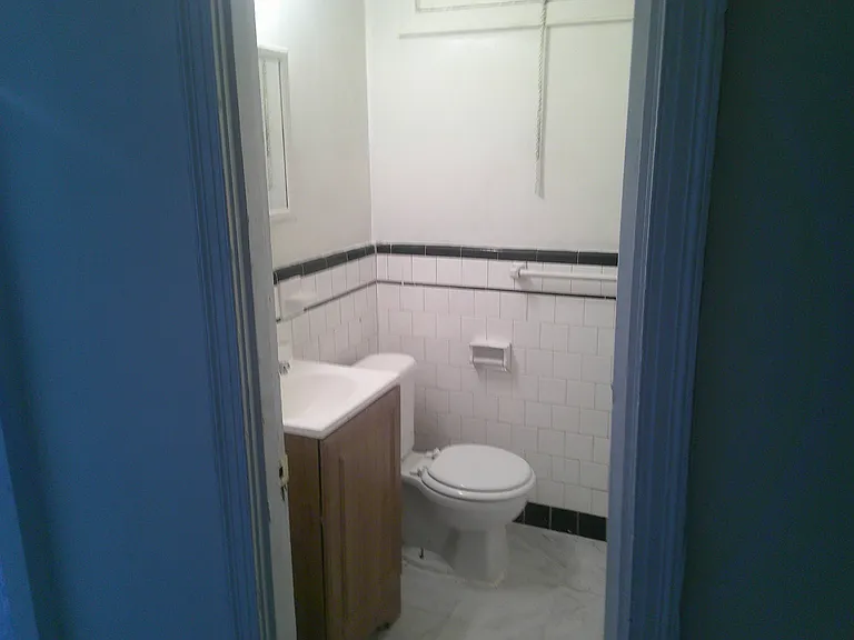 1905 M St NE #3 — Photo 9