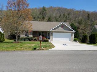 109 Pleasant View Dr, Oliver Springs, TN 37840