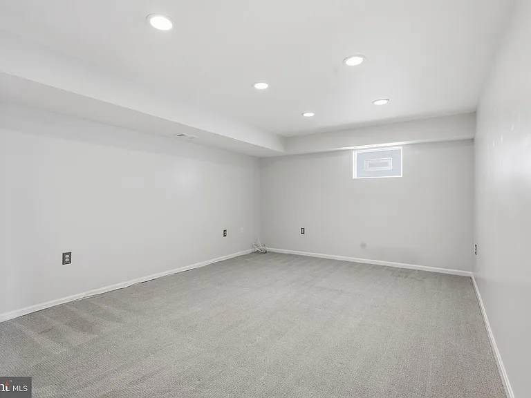 7690 Green Garland Dr — Photo 12