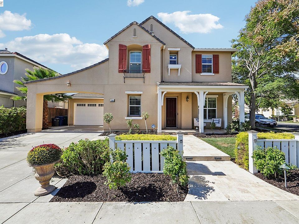 1st image of 104 Macedon Ct