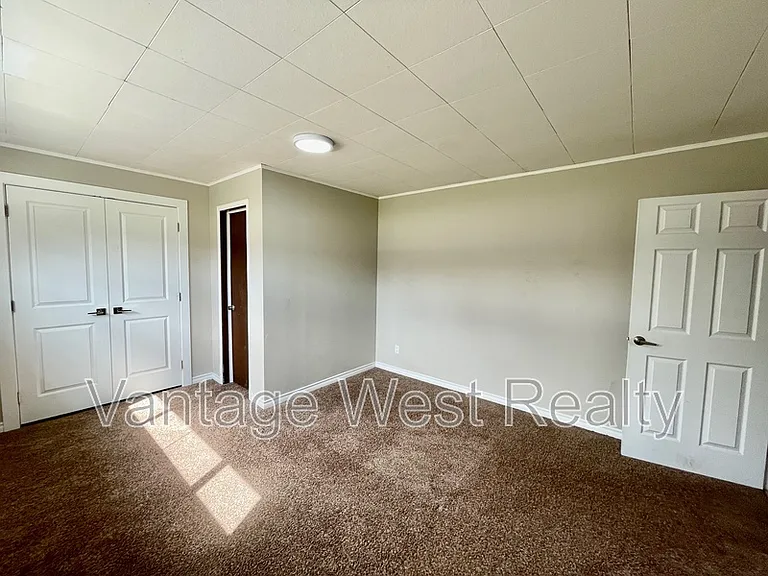 315B Prior Rd S — Photo 13