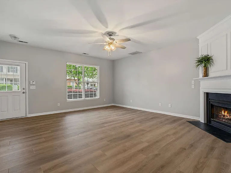 8515 Mount Valley Ln — Photo 5
