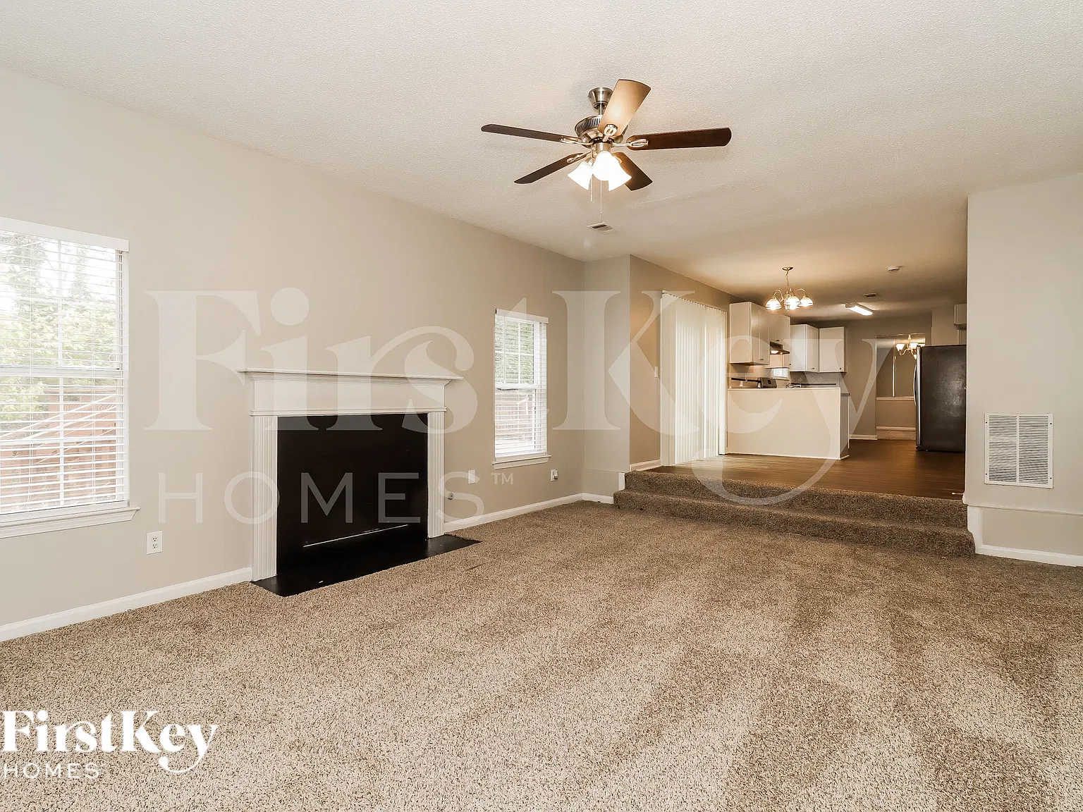 5 bed, 2.5 bath, 2820 sqft, $2,900 — Photo 4