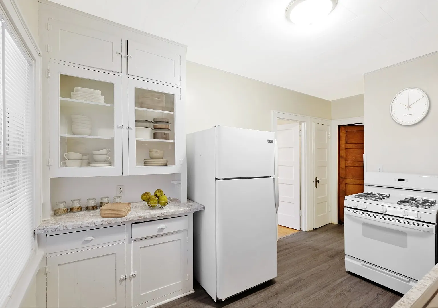 Hennepin Apartments — Photo 3