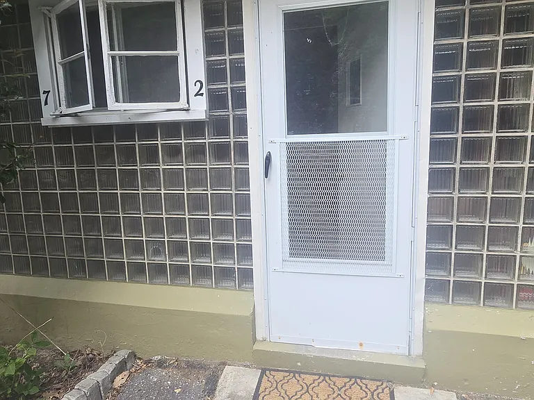 129 Westwood Dr #7 — Photo 4