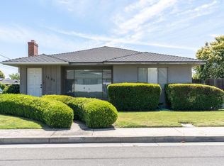 1502 Paradise Ln, Los Banos, CA 93635