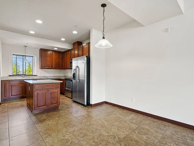 Beautiful Townhomes — Photo 5
