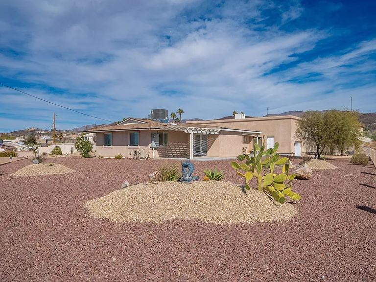 3910 Coral Reef Dr — Photo 43