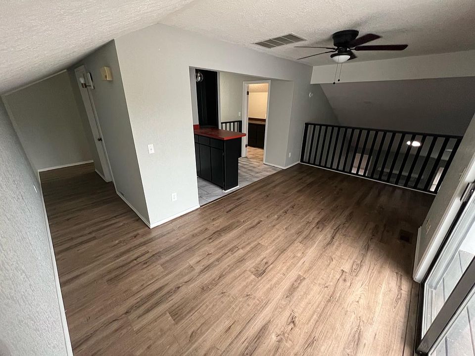 2nd image of 3623 N Drexel Blvd #1
