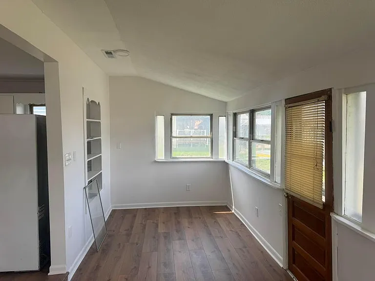 4956 Island Dr NE — Photo 10