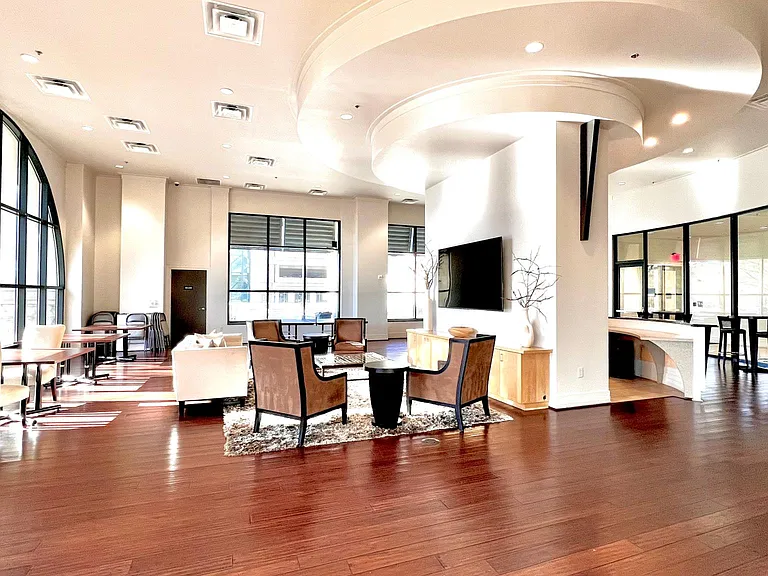 3040 Peachtree Rd NW #8 — Photo 21