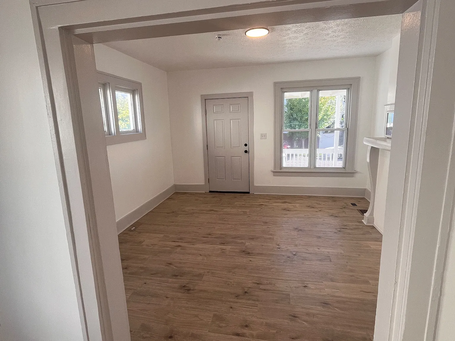 3 bed, $1,500 — Photo 2