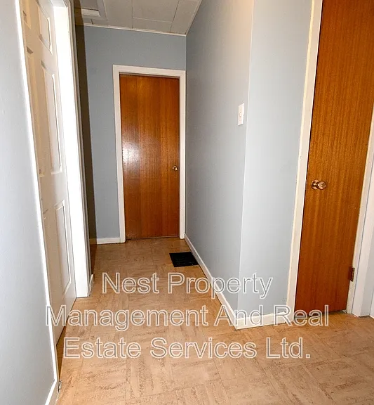 596 Central St E #1 — Photo 8