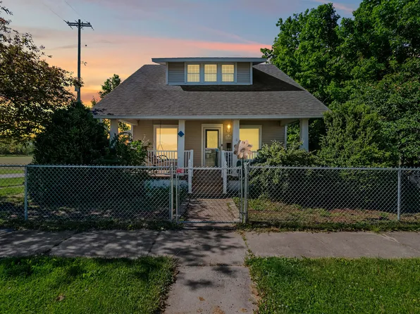 209 E Center St, Waldron, MI 49288