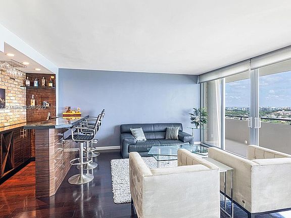 Livrm can be bdrm 180° view