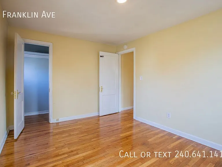 8 Franklin Ave — Photo 18