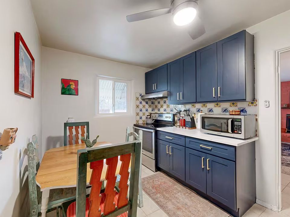 1st image of 1327 Phoenix Ave NW