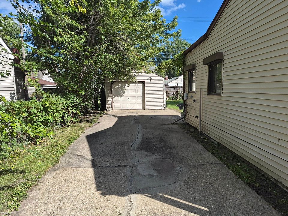 20806 Helle Ave, photo 20