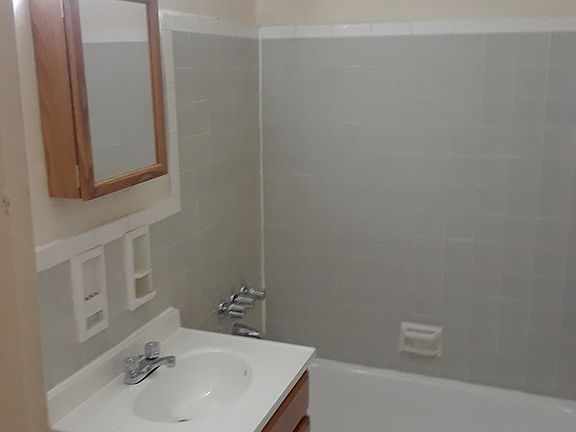 4th image of 9135 193rd St APT 4M
