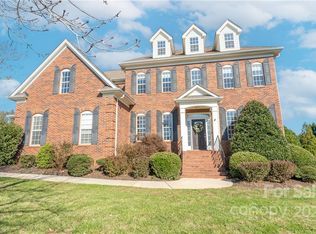 3008 Whisperfield Ln, Matthews, NC 28104