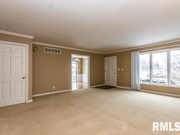 5th image of 1313 W Daytona Dr