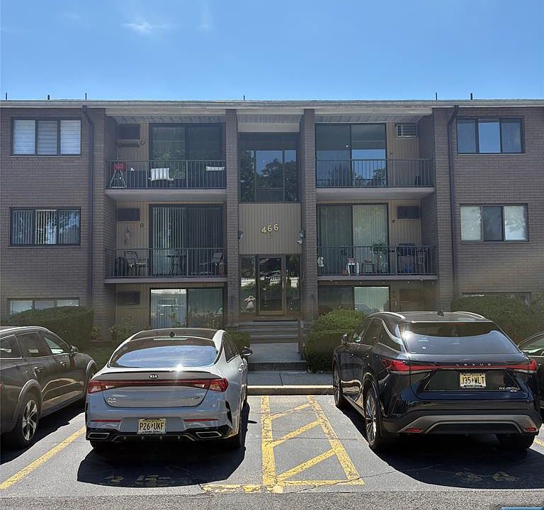 1st image of 466 Liberty St APT 306
