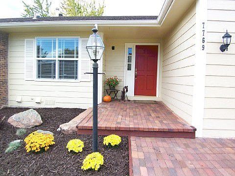 Brick Pavers Accent Front Steps