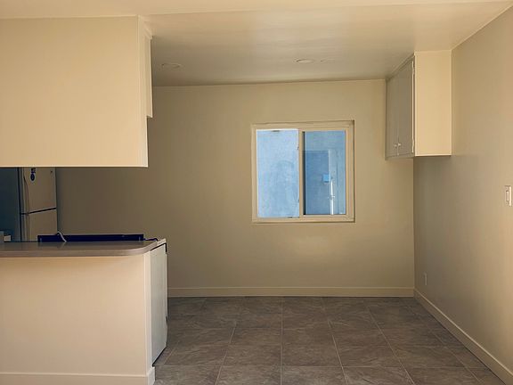 2nd image of 5089 Highland View Ave #10