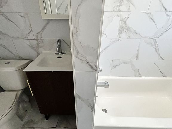 4th image of 67 Stuyvesant Ave #43
