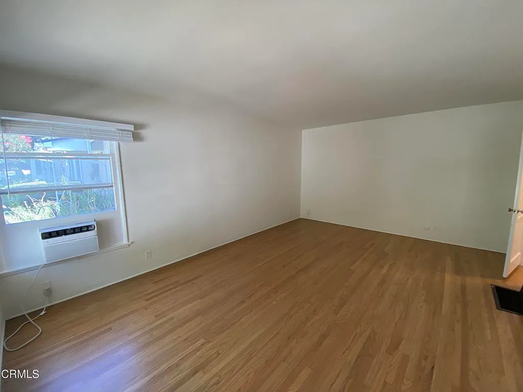 2 bed, 1.0 bath, 826 sqft, $2,950 — Photo 4