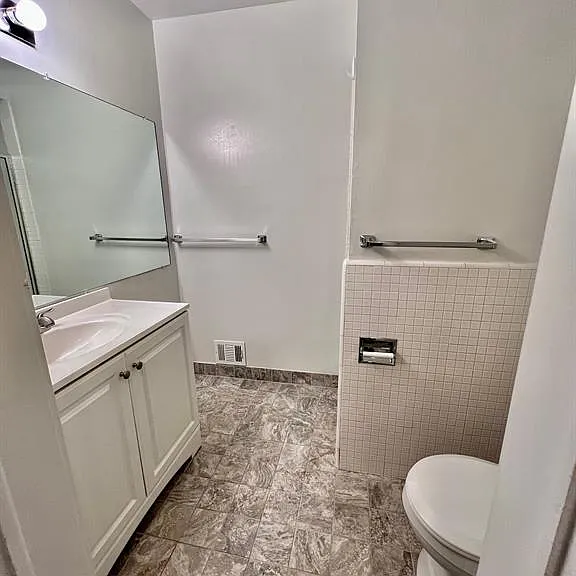 448 Fox Hills Dr S #8 — Photo 7