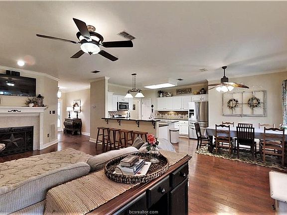 3rd image of 313 Bernburg Ln