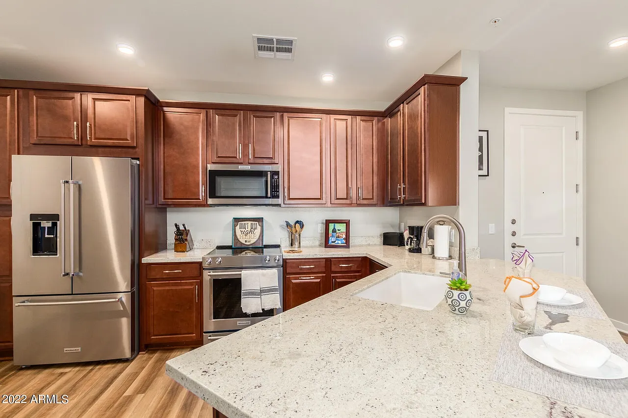3 bed, 1584 sqft, $3,450 — Photo 4