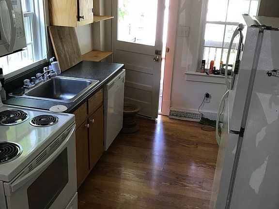 2nd image of 351 10th St NW