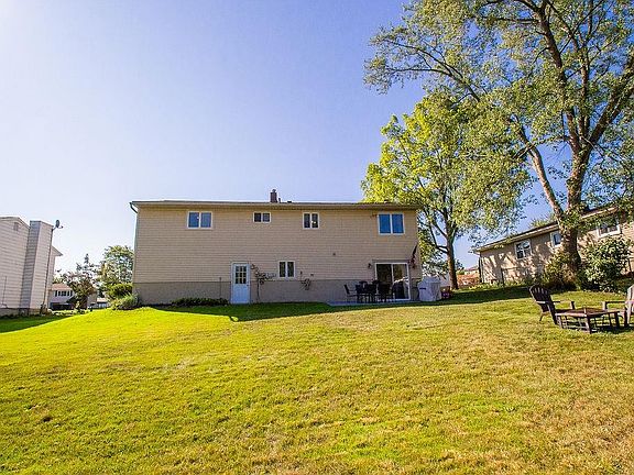5th image of 4017 Hilltop Dr