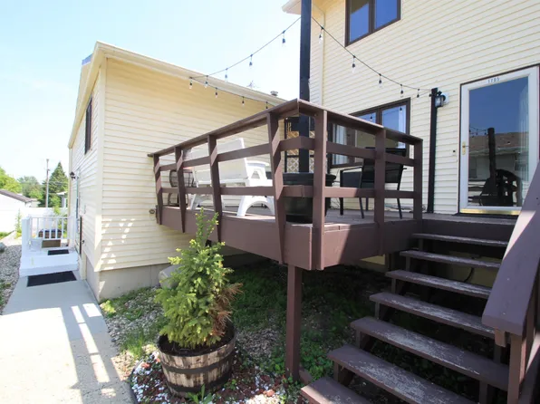 1705 1st St SW, Minot, ND 58701