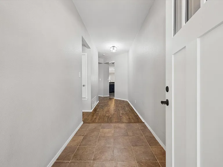 500 Millington Ln — Photo 12